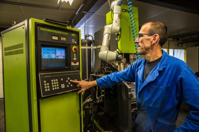 Julbo factory Picture Franck Oddoux
