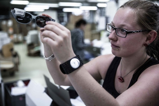 JULBO factory Picture Franck Oddoux